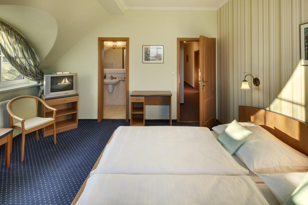 Hotel Kolonie Křivoklát Exteriör bild