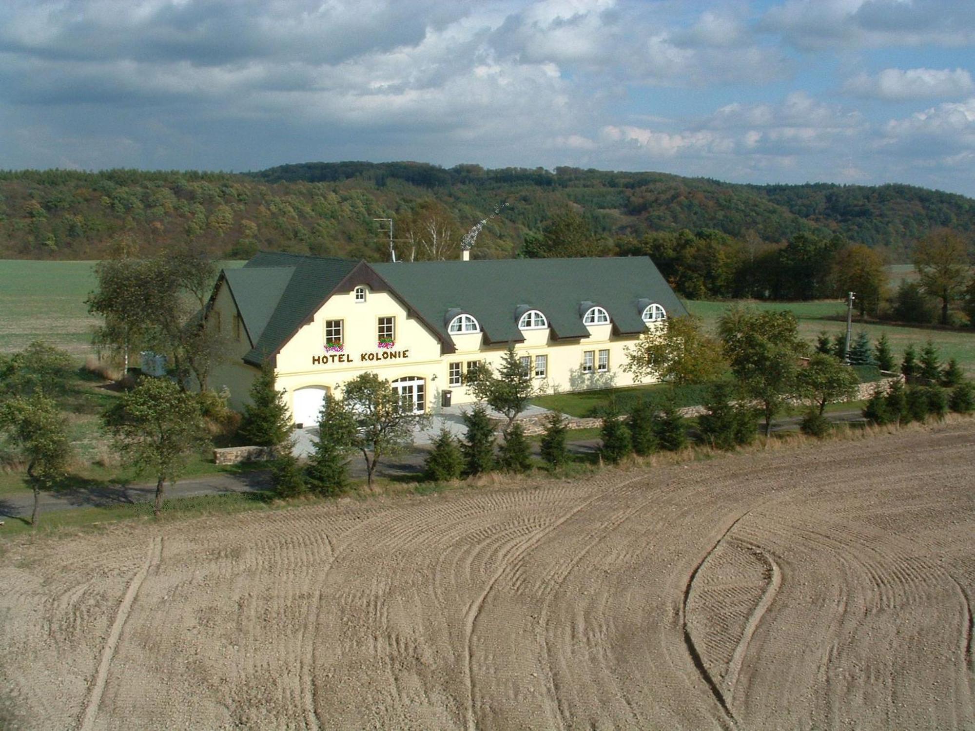 Hotel Kolonie Křivoklát Exteriör bild